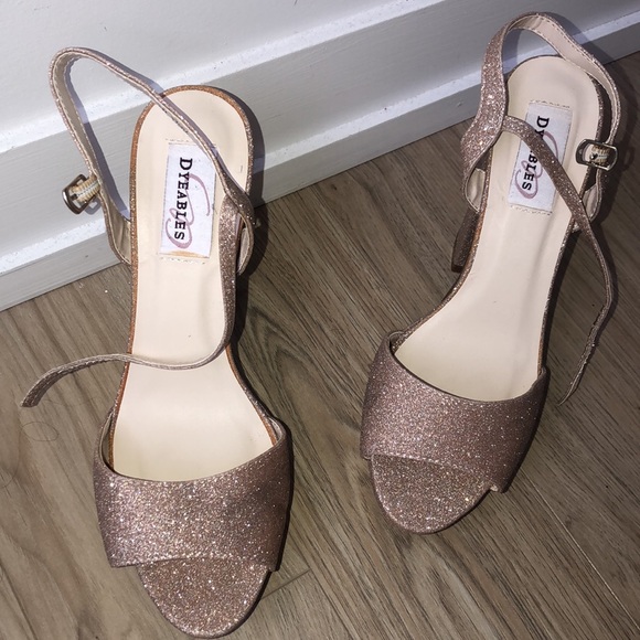 Beautiful sparkly high heels - Picture 2 of 5